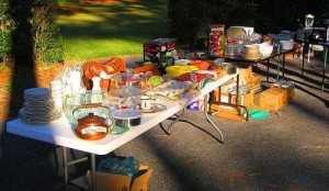 800px-yard_sale_october_2006